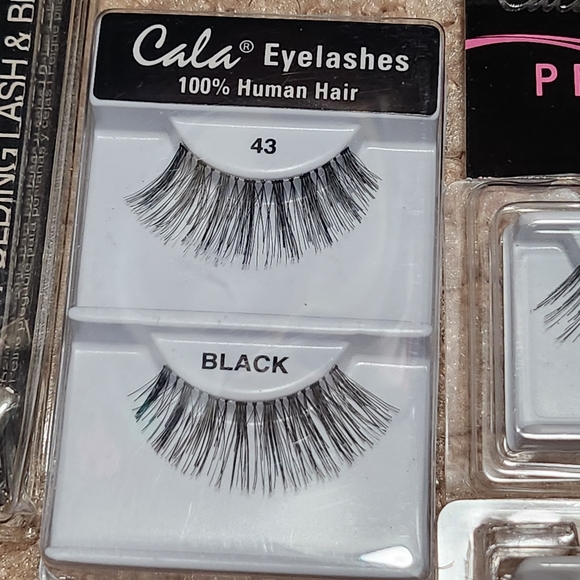 Eyelashes bundle, brush, adhesive and tweezers! - Picture 7 of 8